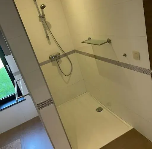 A Courriere * Assesse